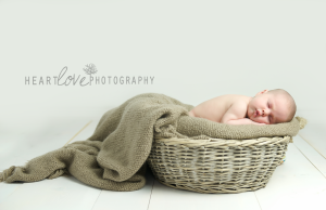 Maryland Newborn Photographer Jillian Mills | Heartlove Photography, LLC