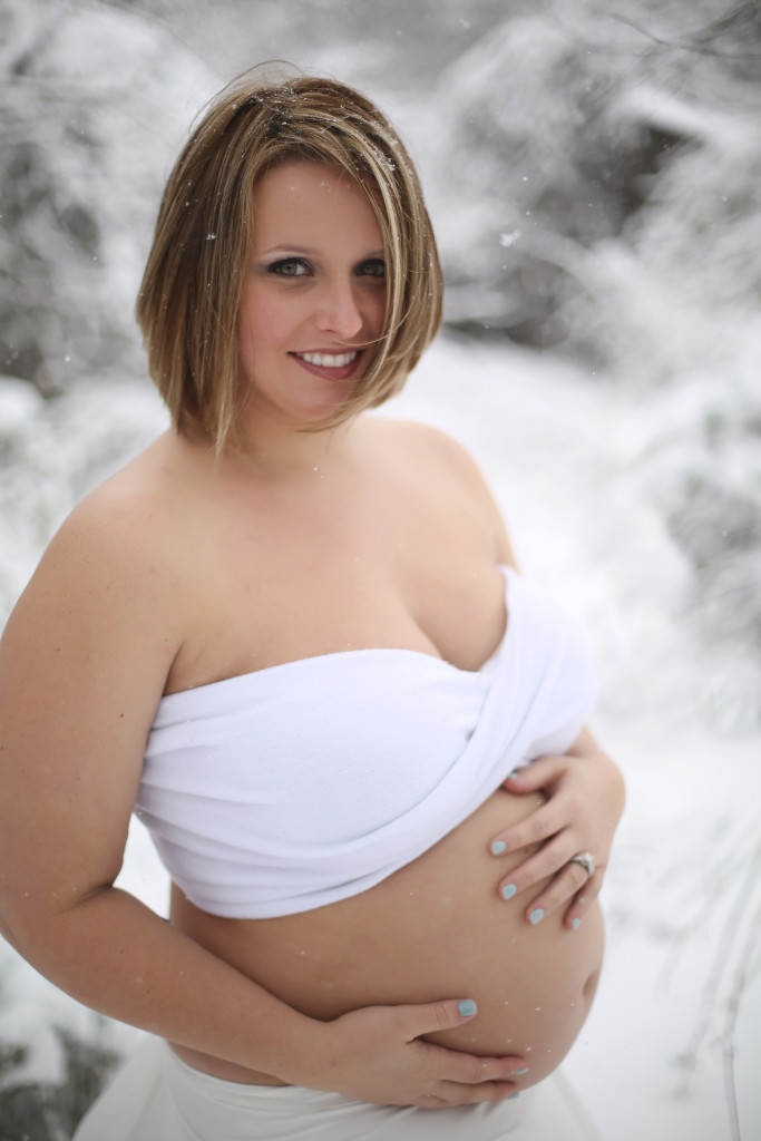 Heartlove Photography Maternity Session in the Snow | Baltimore, MD 