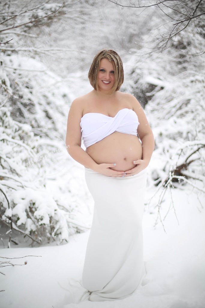 Maternity Session in the Snow | Baltimore, MD 