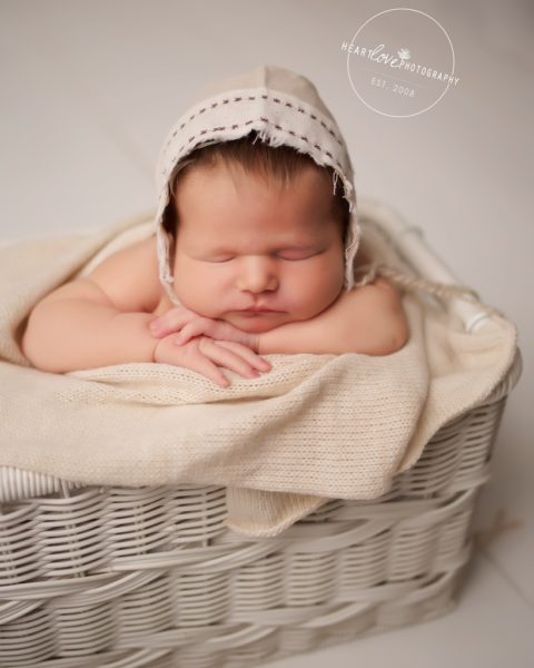Newborn Photographer Heartlove Jillian Mills