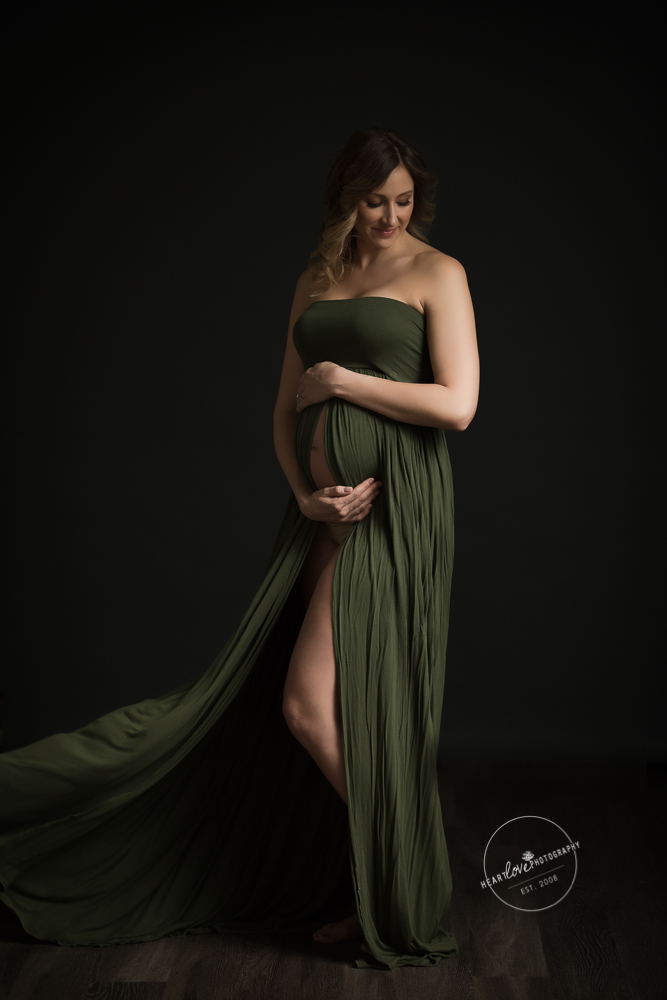 Maryland Maternity Photographer with studio
