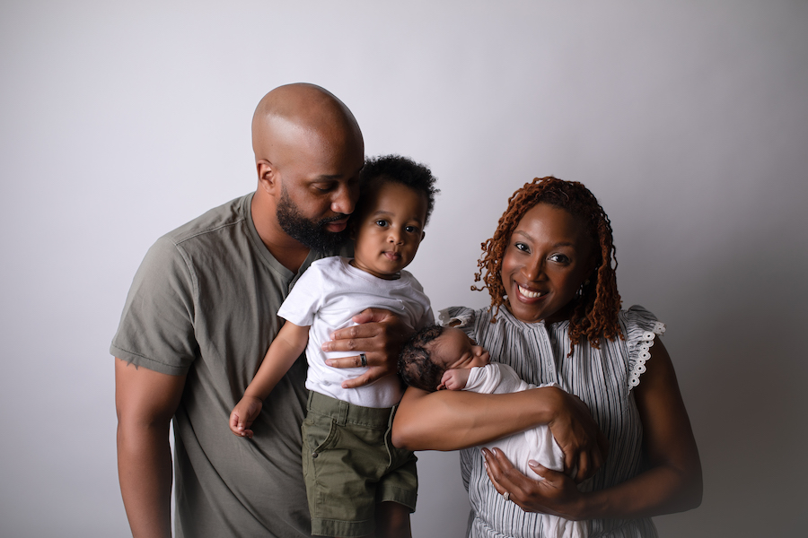 Family of 4 in Pasadena, MD studio