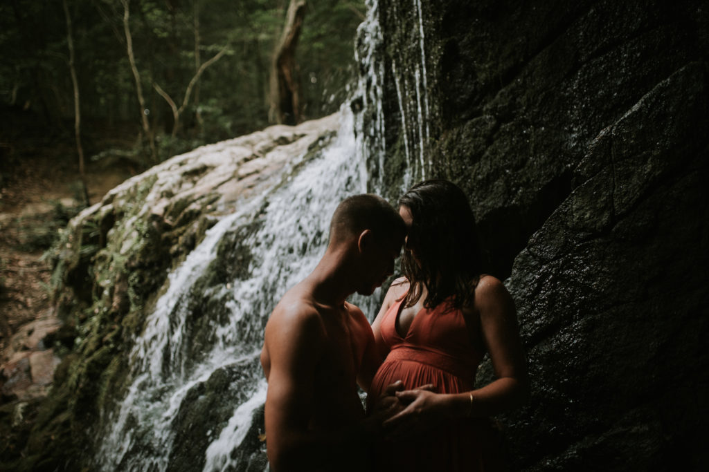 baltimore waterfall maternity photographer