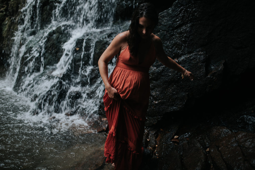 baltimore waterfall maternity photographer