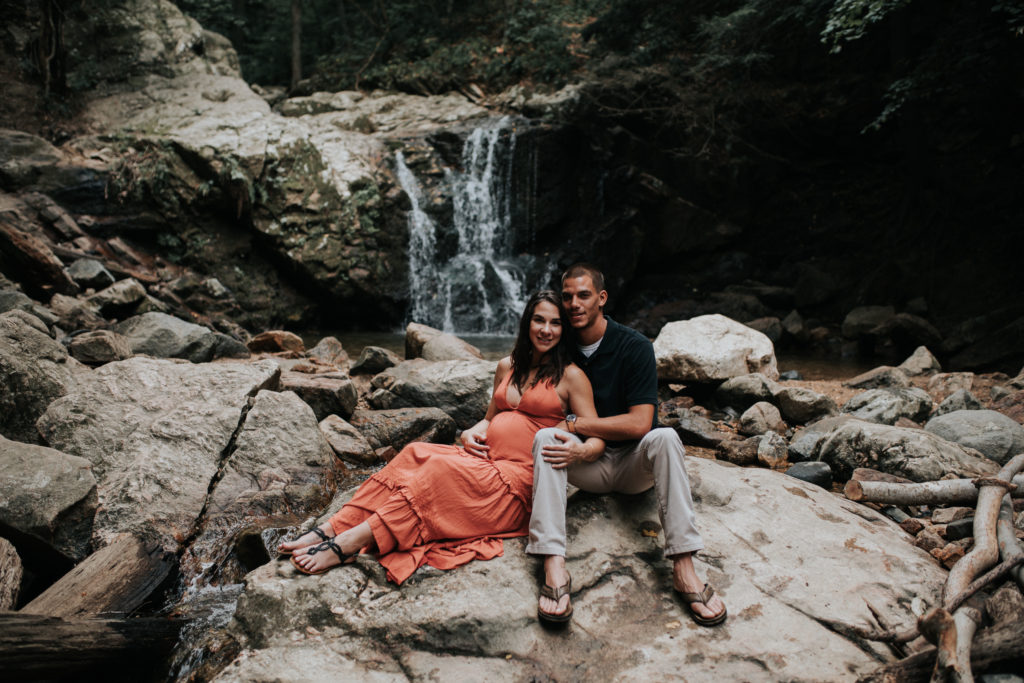 baltimore waterfall maternity photographer