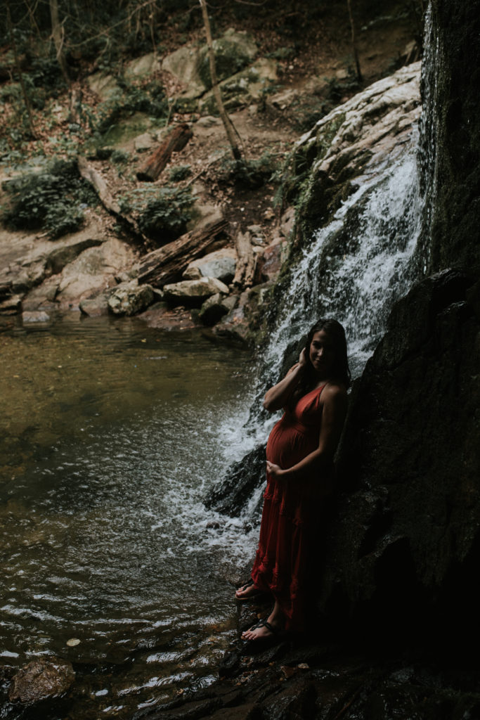 baltimore waterfall maternity photographer