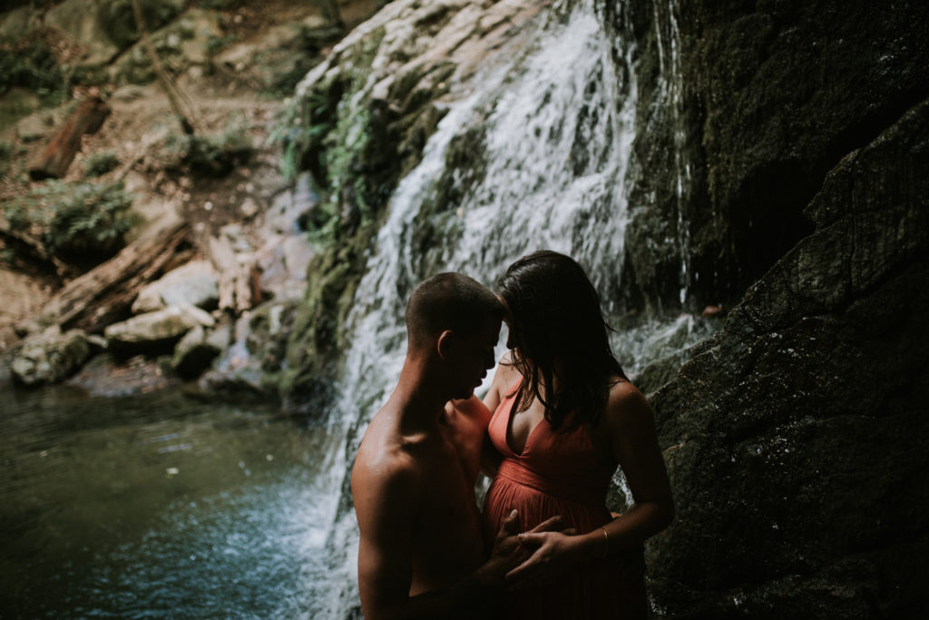 baltimore waterfall maternity photographer