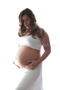Baltimore Maternity Photographer Jillian Mills | Heartlove Photography