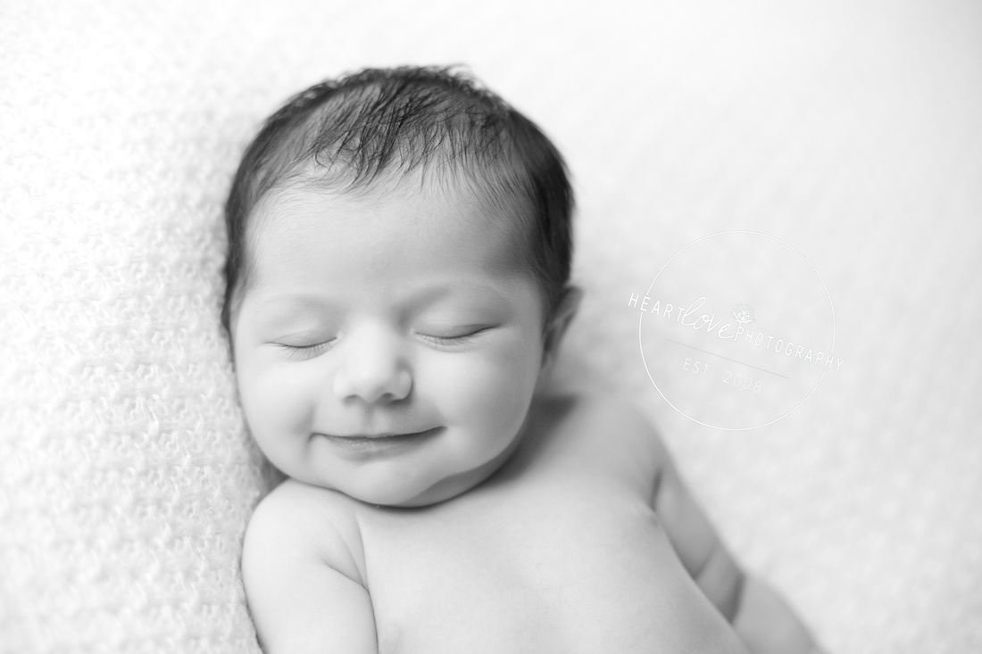 black and white newborn photography – Heartlove Photography