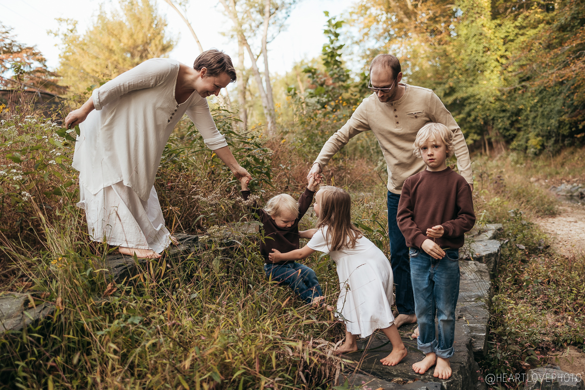 Family photos in a fall meadow maryland