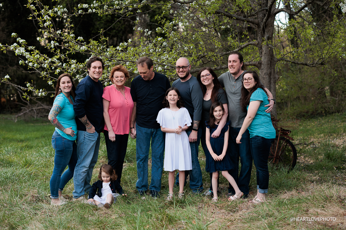 Syracuse Spring Family Pictures | The Locastro's Extended Family Session -  hhawkinsphotography.com